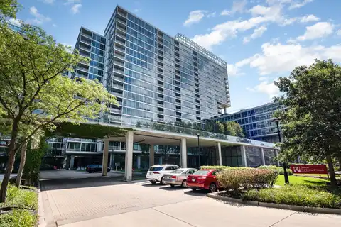 9655 Woods Drive, Skokie, IL 60077