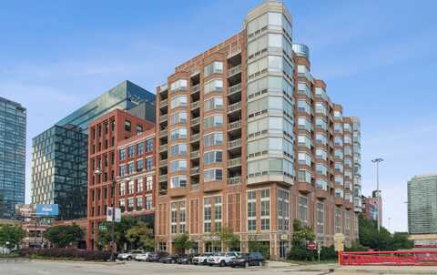 720 W RANDOLPH Street, Chicago, IL 60661