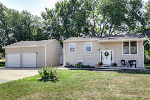605 Clover Lane, Round Lake Beach, IL 60073