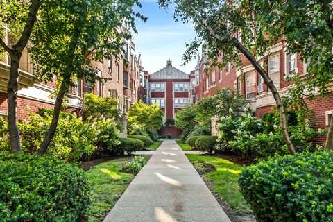 212 N Oak Park Avenue, Oak Park, IL 60302