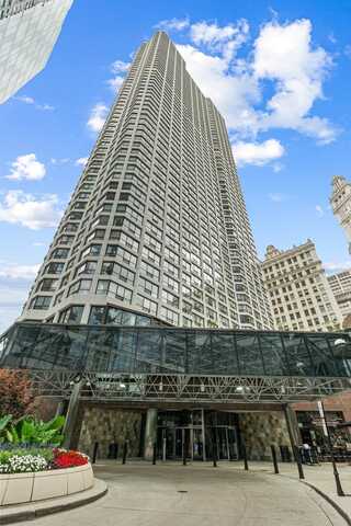 405 N Wabash Avenue, Chicago, IL 60611