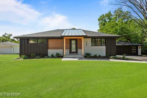 137 W Chicago Avenue, Downers Grove, IL 60515