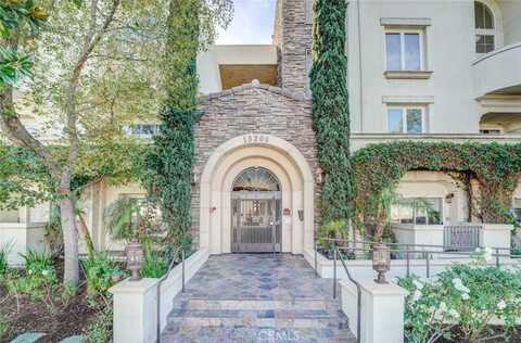 15206 Burbank Boulevard, Sherman Oaks, CA 91411