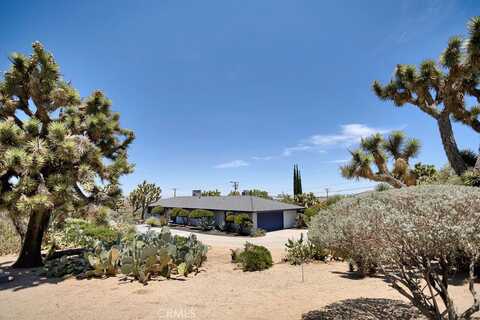 8305 Amador Avenue, Yucca Valley, CA 92284