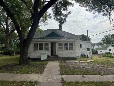 807 N St, Neligh, NE 68756