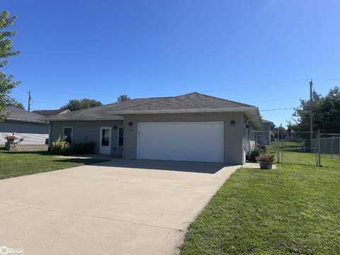 1304 Country Club Drive, Tama, IA 52339