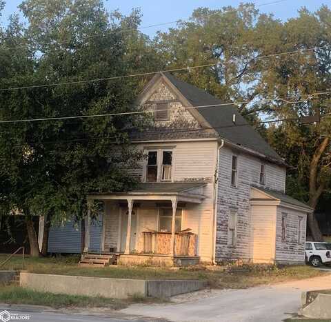 103 N Sumner Avenue, Creston, IA 50801