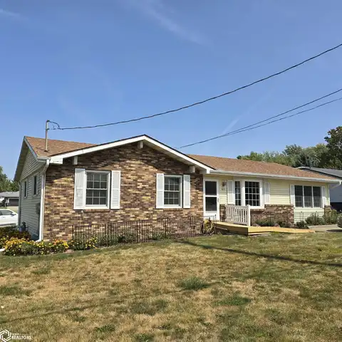 815 11Th Avenue W, Oskaloosa, IA 52577