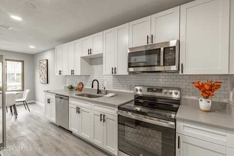 9360 CRAVEN Road unit: 504, Jacksonville, FL 32257