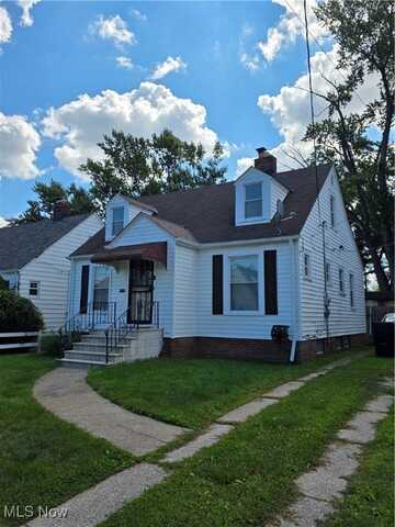 12813 North Road, Cleveland, OH 44111