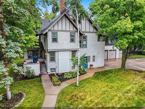 1115 South Monroe Avenue, Green Bay, WI 54301
