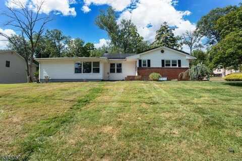 3 Tanglewood Ln, Brick, NJ 08812
