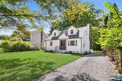 586 Grove Street, Ridgewood, NJ 07450