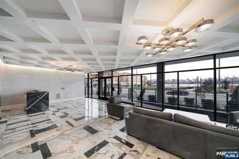 7101 River Road 306B, North Bergen, NJ 07047