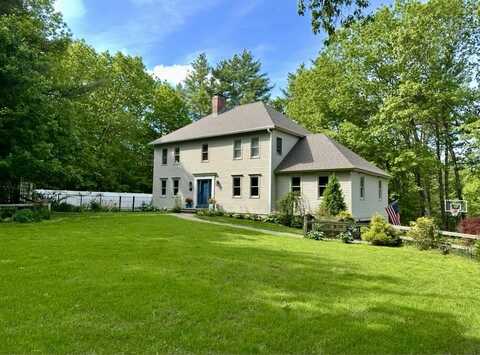 10 Hobbs Road, Lee, NH 03861