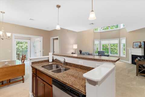 60 Roundabout Way, Manchester, NH 03102