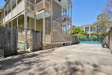 1333 JOSEPHINE Street, New Orleans, LA 70130