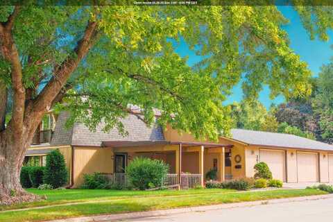 307 9th St SE, Le Mars, IA 51031