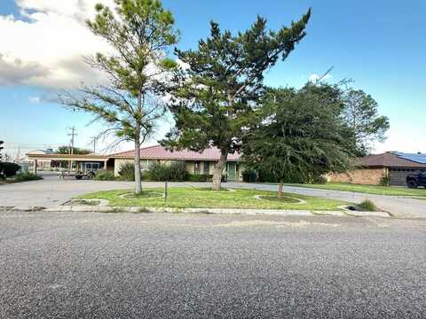 631 N Ave D, Kermit, TX 79745
