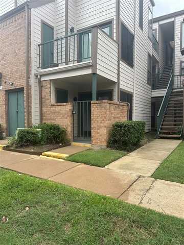 2300 Balsam Drive, Arlington, TX 76006