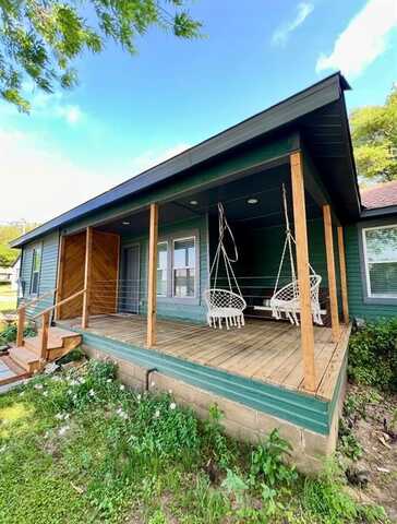 1003 E Columbia Street, Weatherford, TX 76086