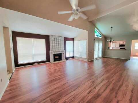 622 Hunters Glen Street, Lewisville, TX 75067