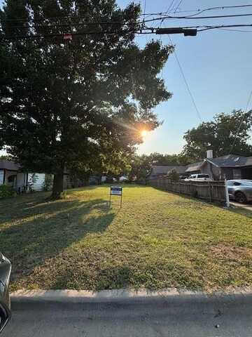 421 Ogden Avenue, Hull, TX 75211