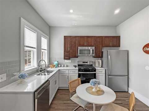 801 N Marsalis Avenue, Dallas, TX 75203