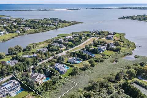 28 Brennans Moor, Water Mill, NY 11976