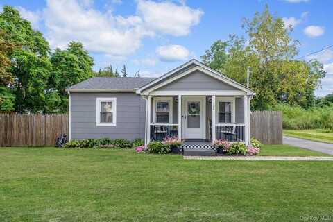 124 4th Street, Saint James, NY 11780