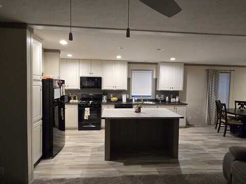 284 Dakota Court, Belleville, MI 48111