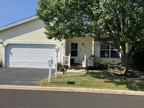 18 Rocking Horse Lane, Grayslake, IL 60030
