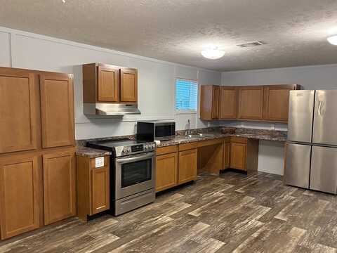 138 SE 46th, Topeka, KS 66609