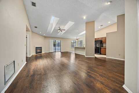 8045 Weather Vane Dr, Jacksonville, FL 32244