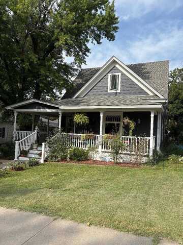 404 N 2nd Ave, Norton, KS 67654