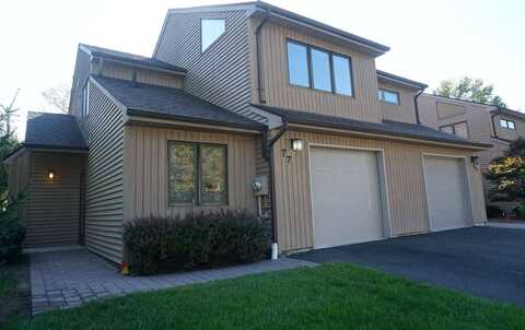 77 Contempra Cir, Tappan, NY 10983