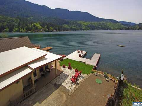 210 Longfellow Rd, Port Angeles, WA 98363