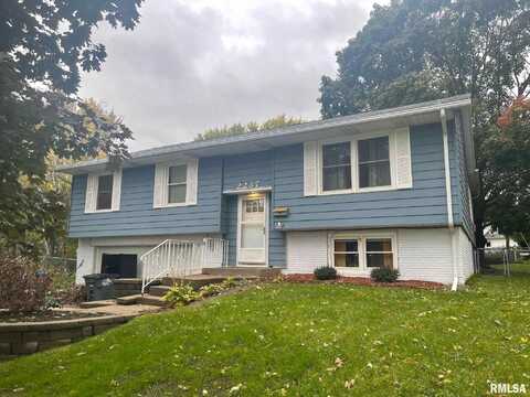 2237 WAVELAND Drive, Bettendorf, IA 52722