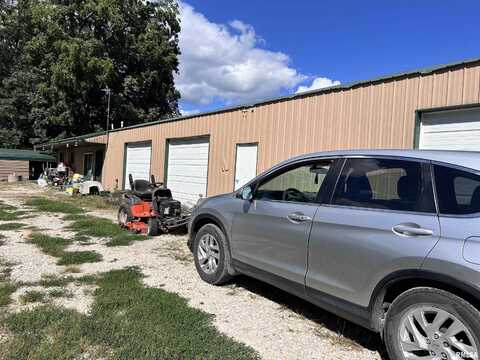 1050 McGlaughlin Road, Winchester, IL 62694