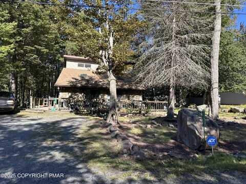 7272 Long Pine Drive, Tobyhanna, PA 18466