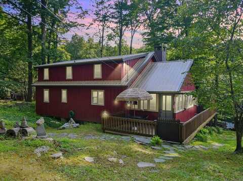 112 Beechwood Cove Road, Greentown, PA 18426