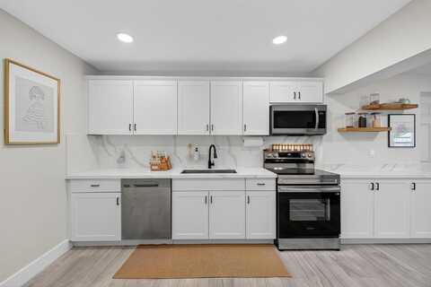 110 NE 48th St, Oakland Park, FL 33334