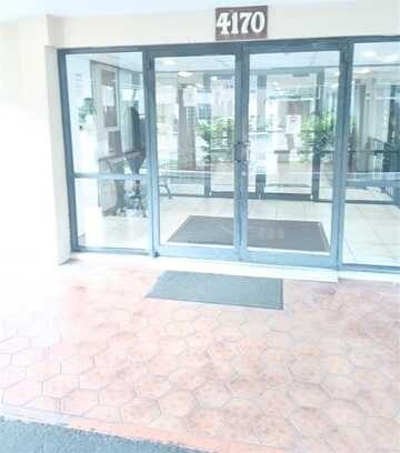 4170 Inverrary Dr, Lauderhill, FL 33319