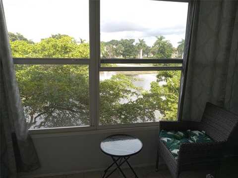 9020 Sunrise Lakes Blvd, Sunrise, FL 33322