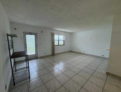 22 Valencia A, Delray Beach, FL 33446