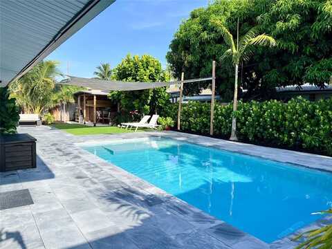 2561 NE 19th St, Pompano Beach, FL 33062
