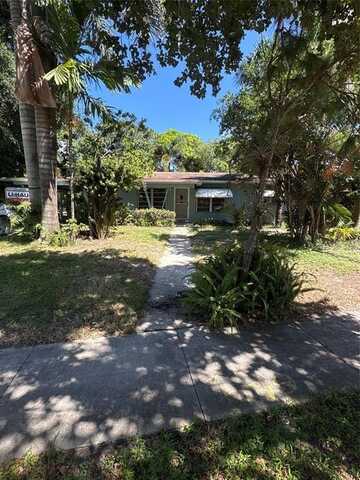 660 Fairway Dr, Plantation, FL 33317