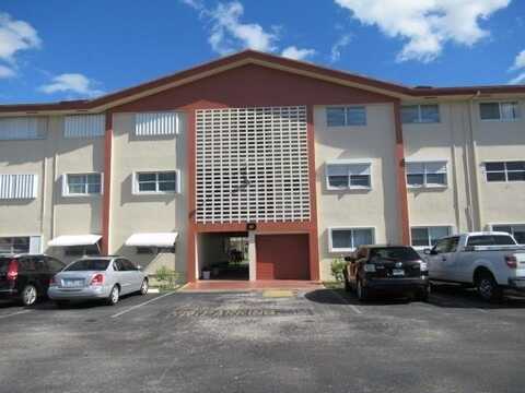 5300 Washington St, Hollywood, FL 33021