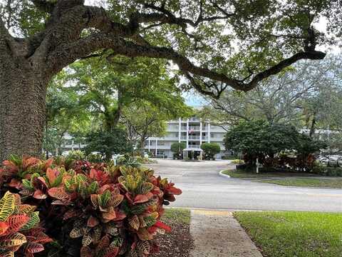 808 Cypress Blvd, Pompano Beach, FL 33069