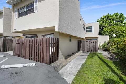 8841 NE 4 RD, Miami Shores, FL 33138